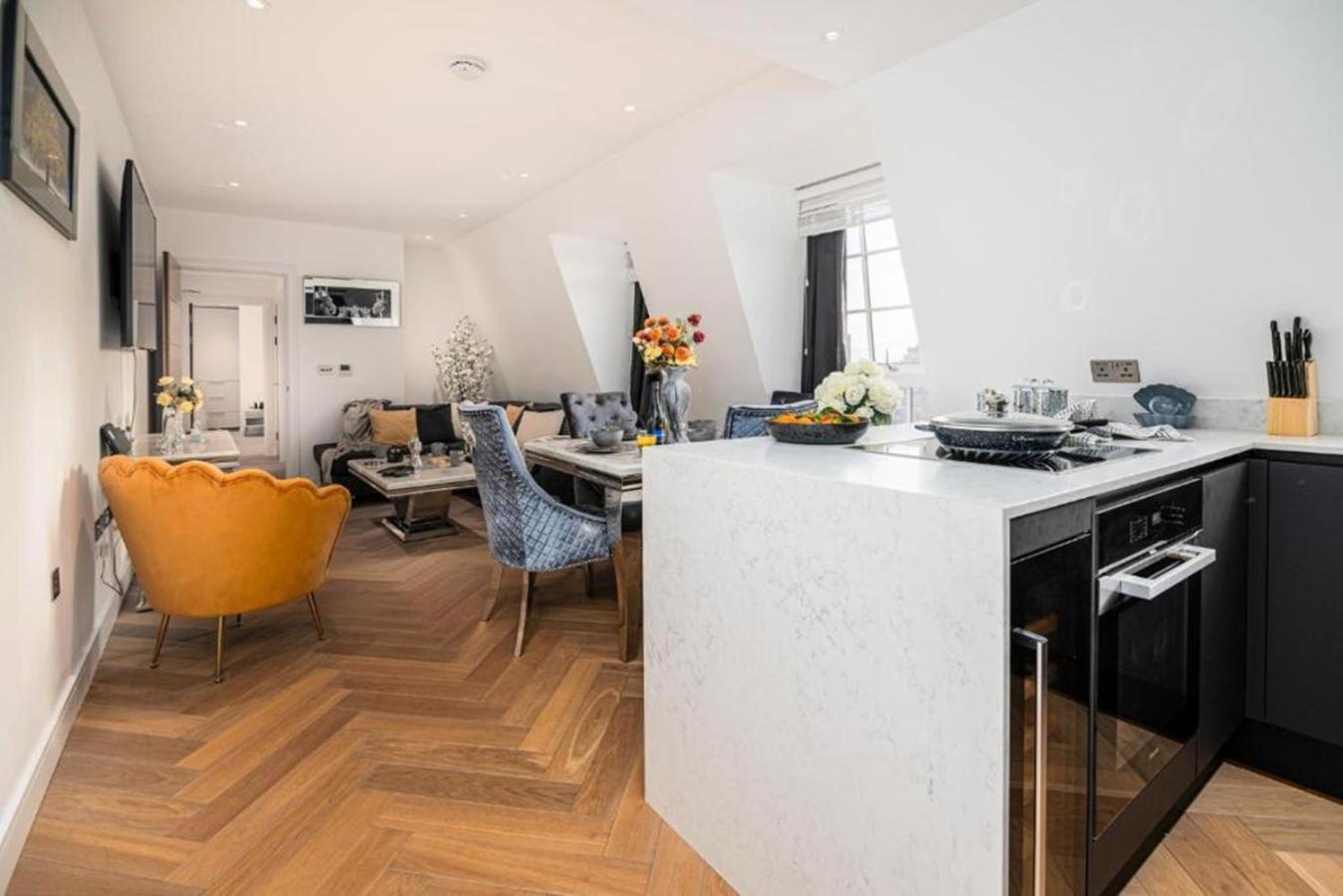 Marble Arch Penthouses With Skyline Views London Eksteriør billede