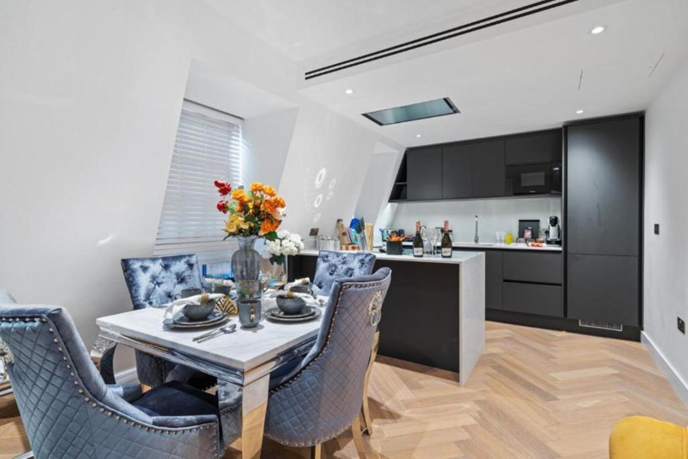 Marble Arch Penthouses With Skyline Views London Eksteriør billede