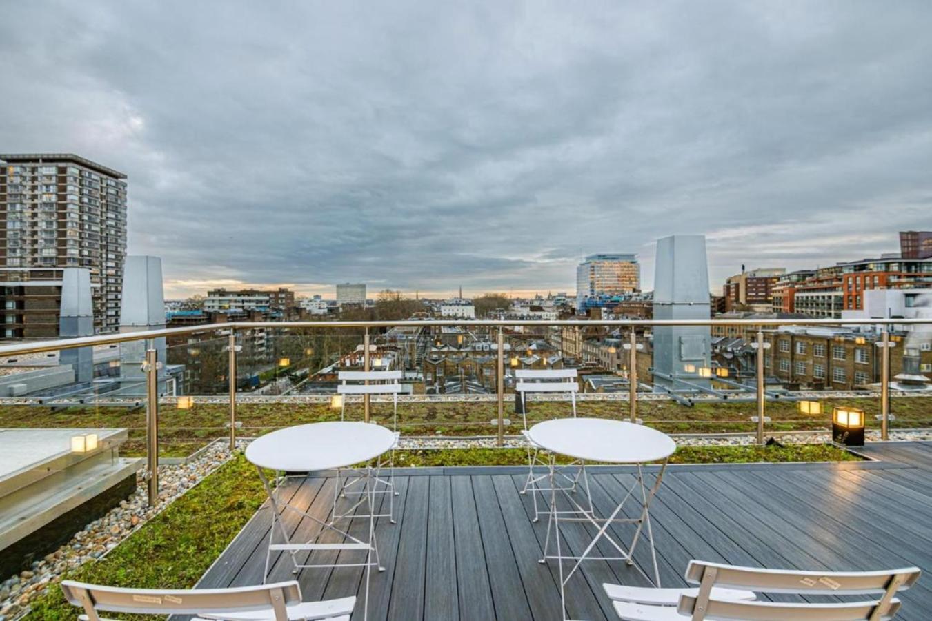 Marble Arch Penthouses With Skyline Views London Eksteriør billede