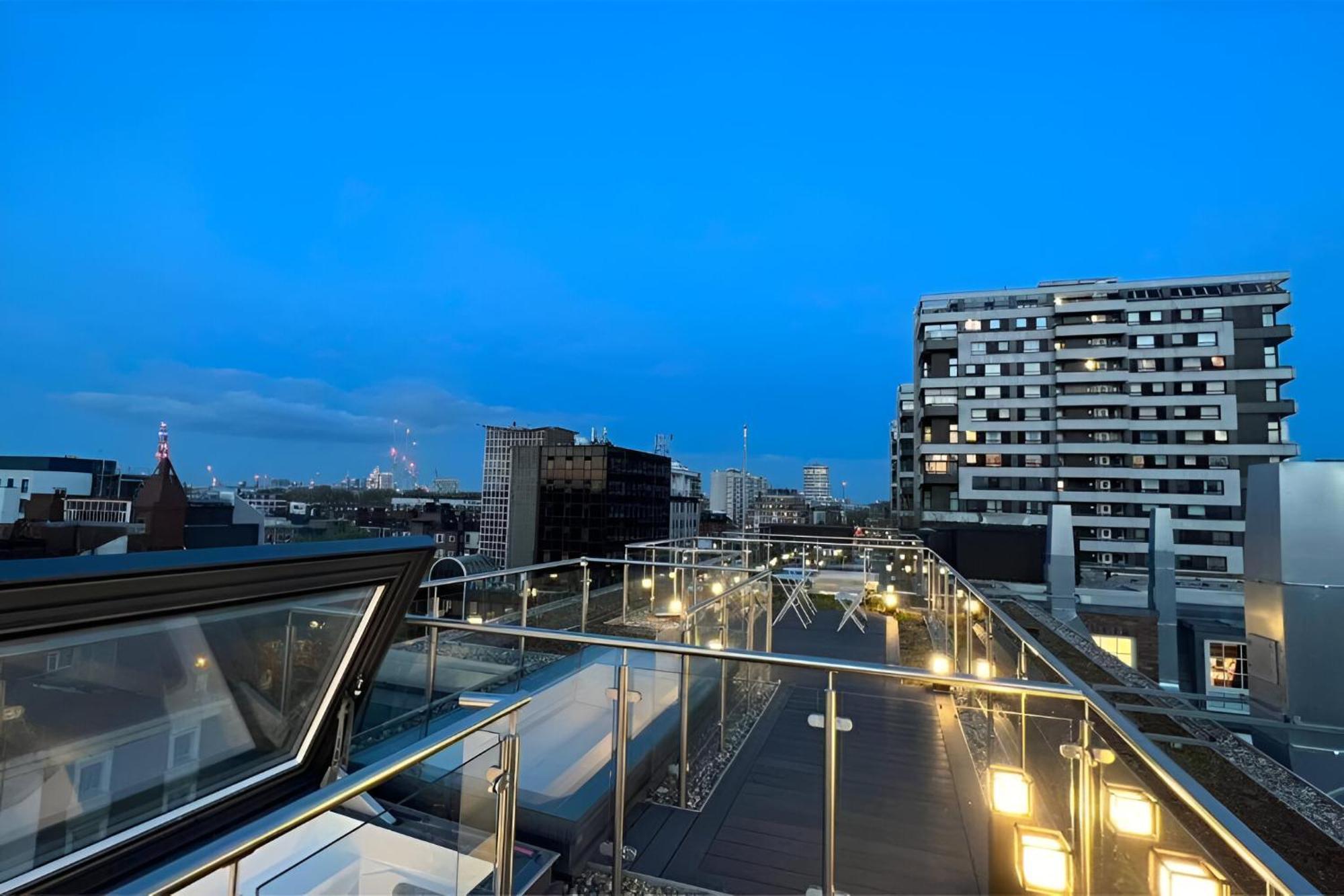 Marble Arch Penthouses With Skyline Views London Eksteriør billede