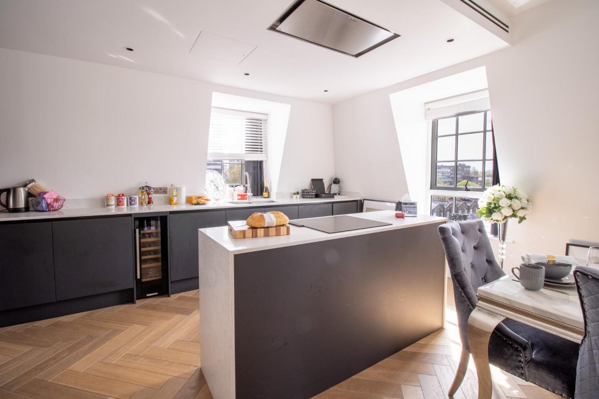 Marble Arch Penthouses With Skyline Views London Eksteriør billede